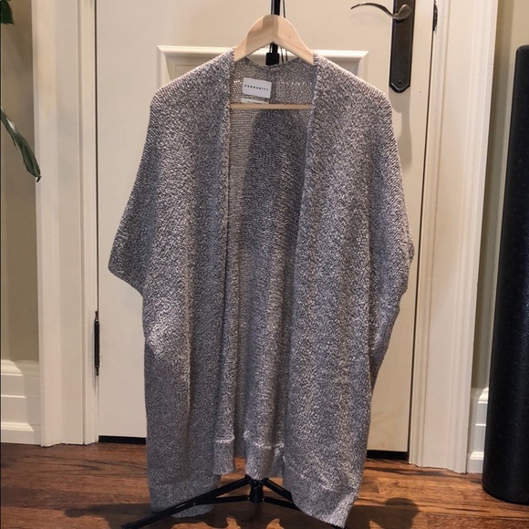 Aritzia xs sweater cardigan - Picture 1 of 3